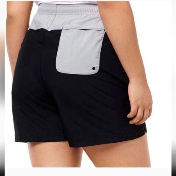 COLUMBIA Womens Sandy River Black Gray Color Block Shorts Plus Size XL - Picture 2 of 5